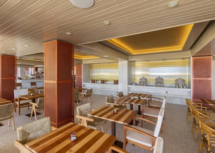 Next - By Savoy Signature Hotel Funchal (Madeira)