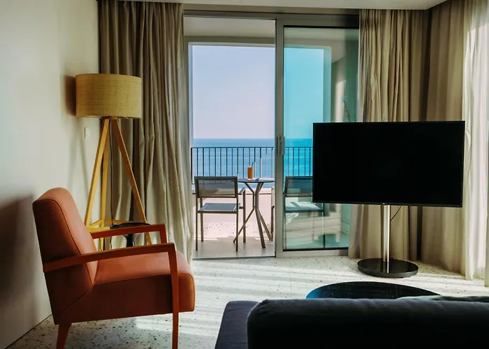 Next - By Savoy Signature Hotel 4*