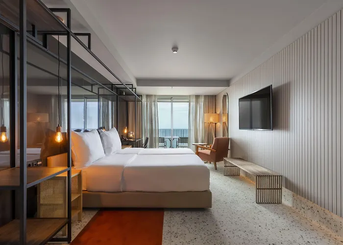 Next - By Savoy Signature Hotel 4*