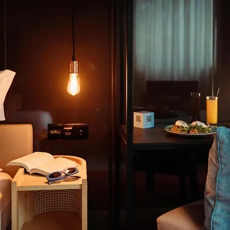 Next - By Savoy Signature מלון פונשל