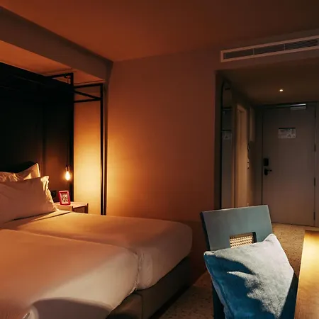 Next - By Savoy Signature فندق فونشال