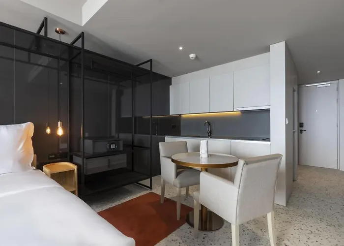 Next - By Savoy Signature Ξενοδοχείο 4*