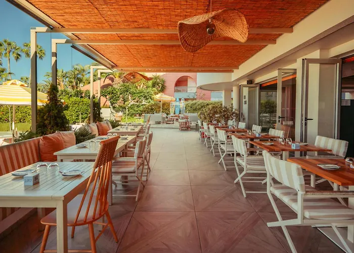 호텔 Next - By Savoy Signature