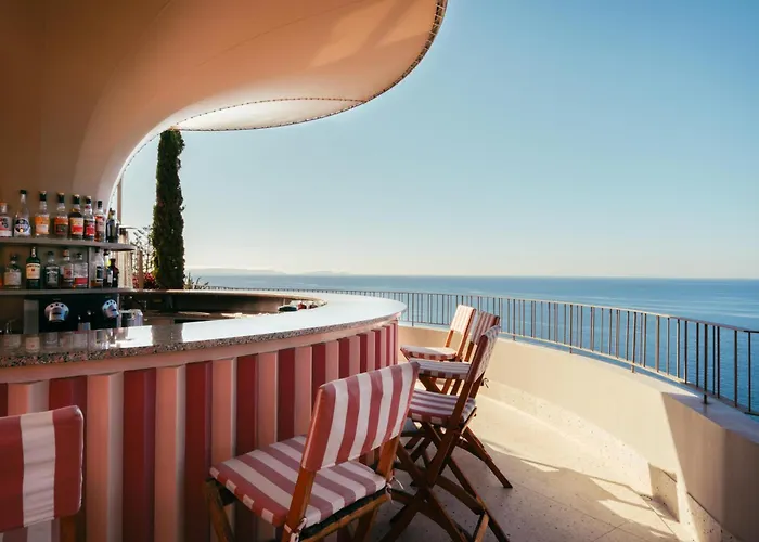 Ξενοδοχείο Next - By Savoy Signature